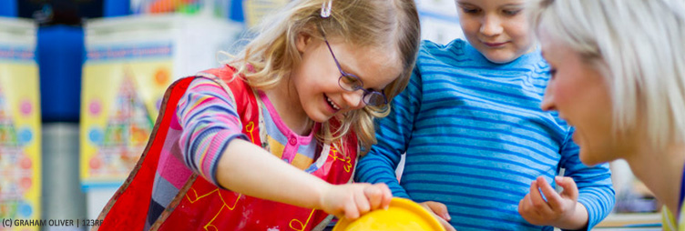 Kostenlos an Kinderbetreuung für die Sitzungszeiten kommen